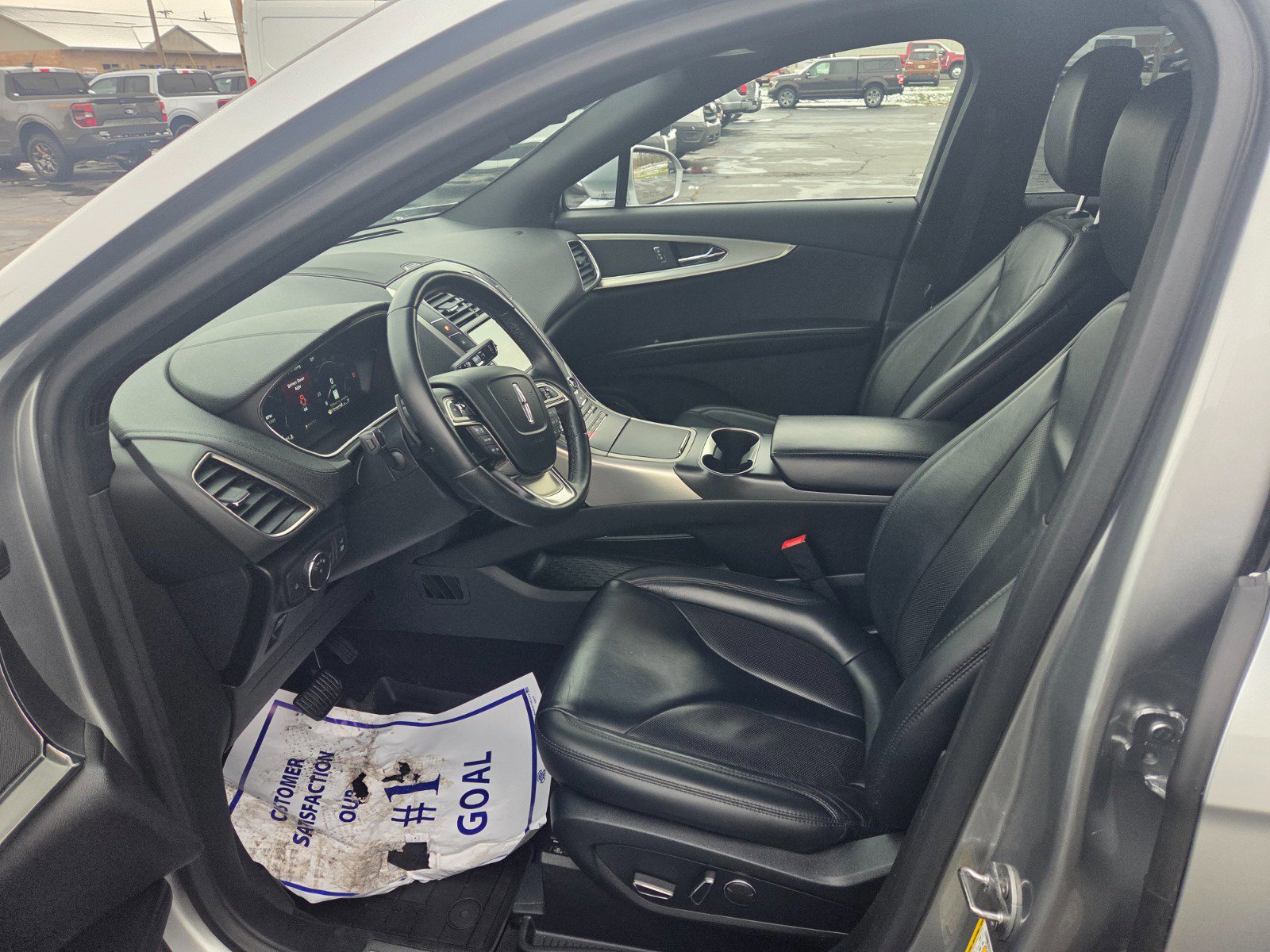 Used 2020 Lincoln Nautilus Premier w/ Equipment Group 101A image 9