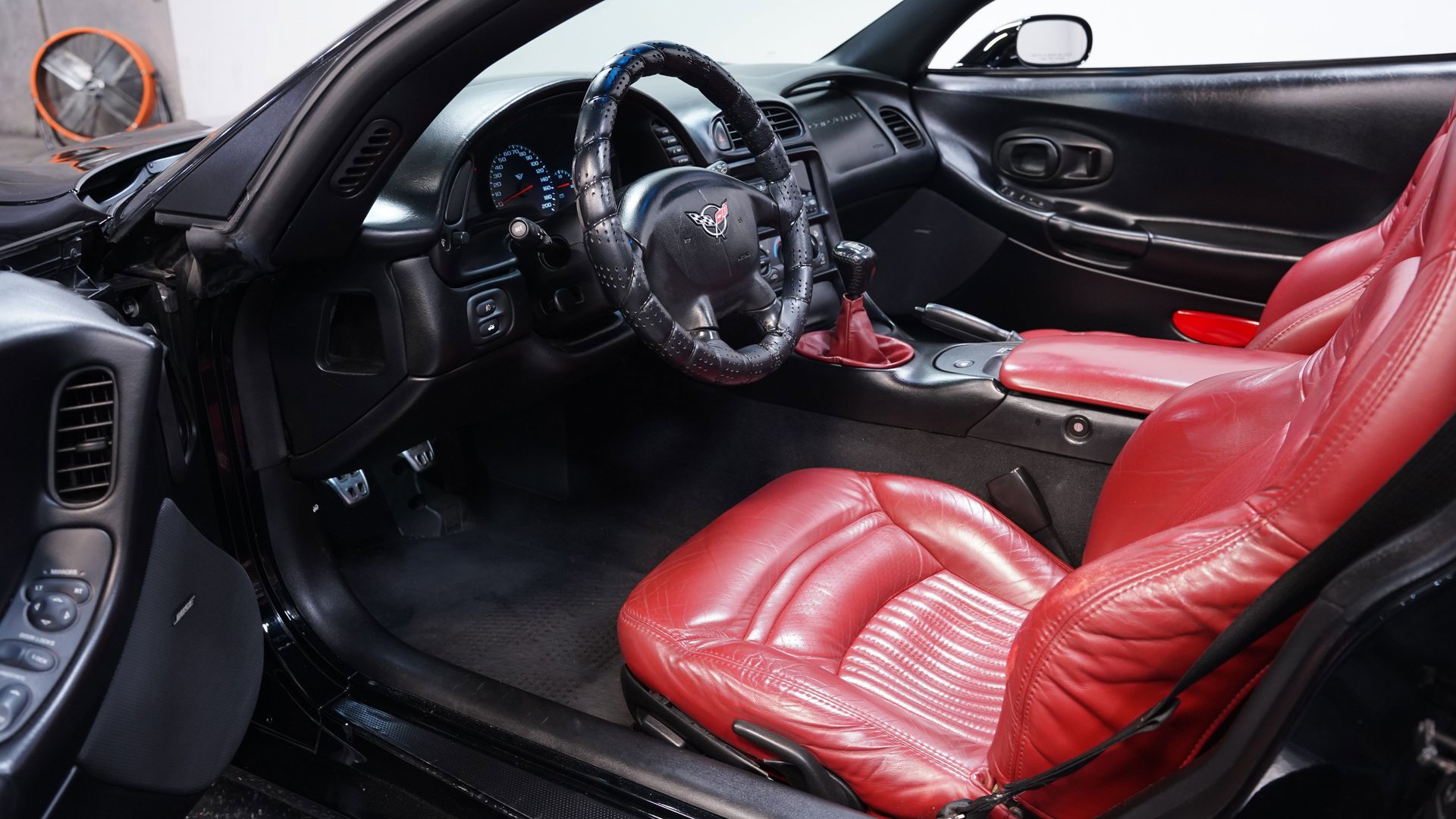 Used 2000 Chevrolet Corvette Coupe image 4