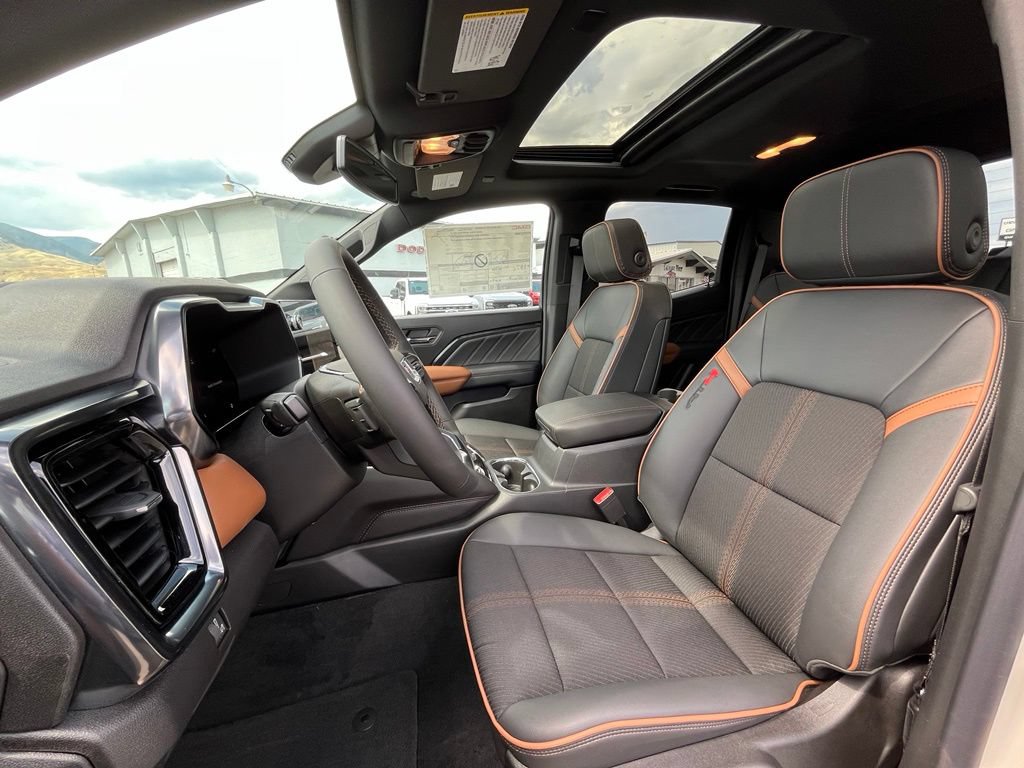 New 2026 GMC Canyon AT4 w/ Technology Plus Package AWD/4WD image 9