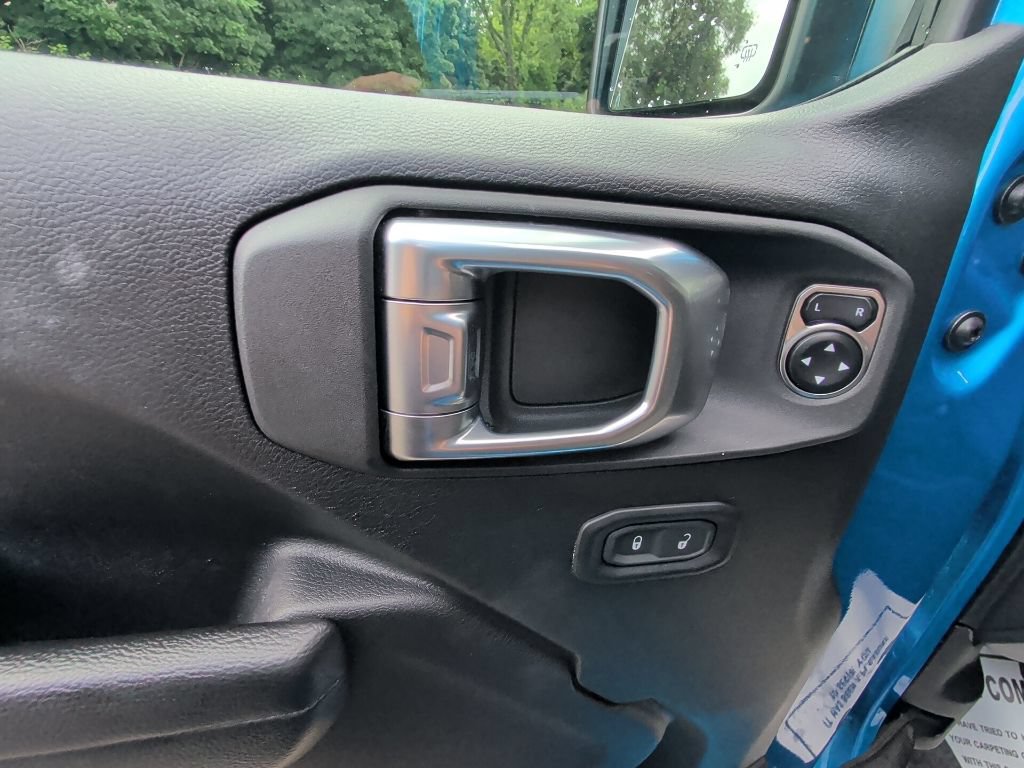 Used 2024 Jeep Wrangler Unlimited AWD/4WD image 12