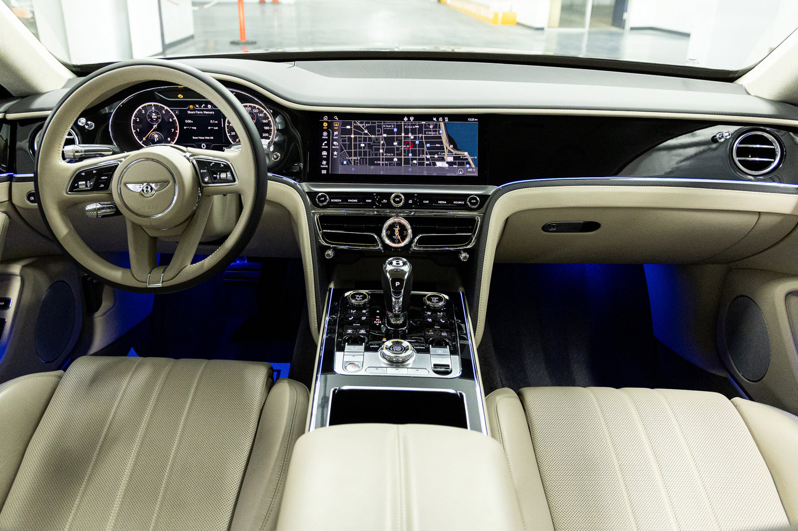 Used 2023 Bentley Flying Spur V8 image 37