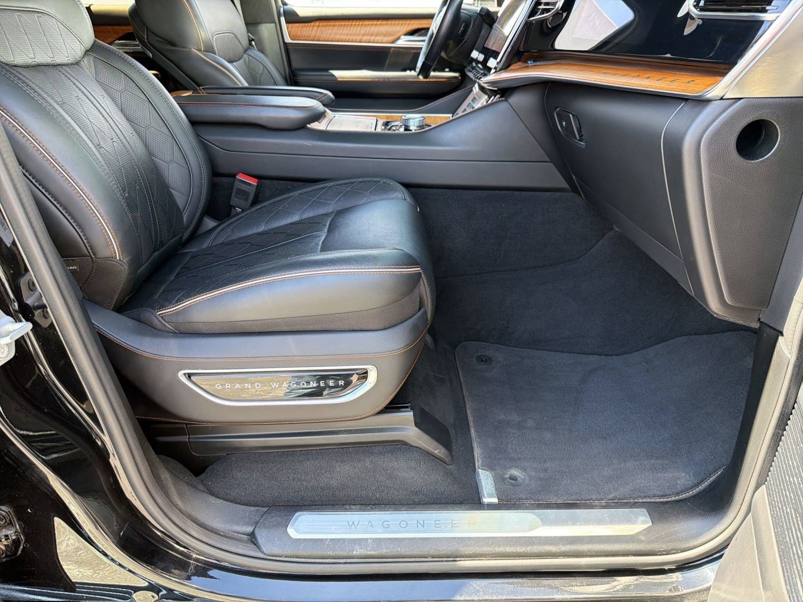 Used 2022 Jeep Grand Wagoneer Series III w/ Flexible Seating Group AWD/4WD image 25