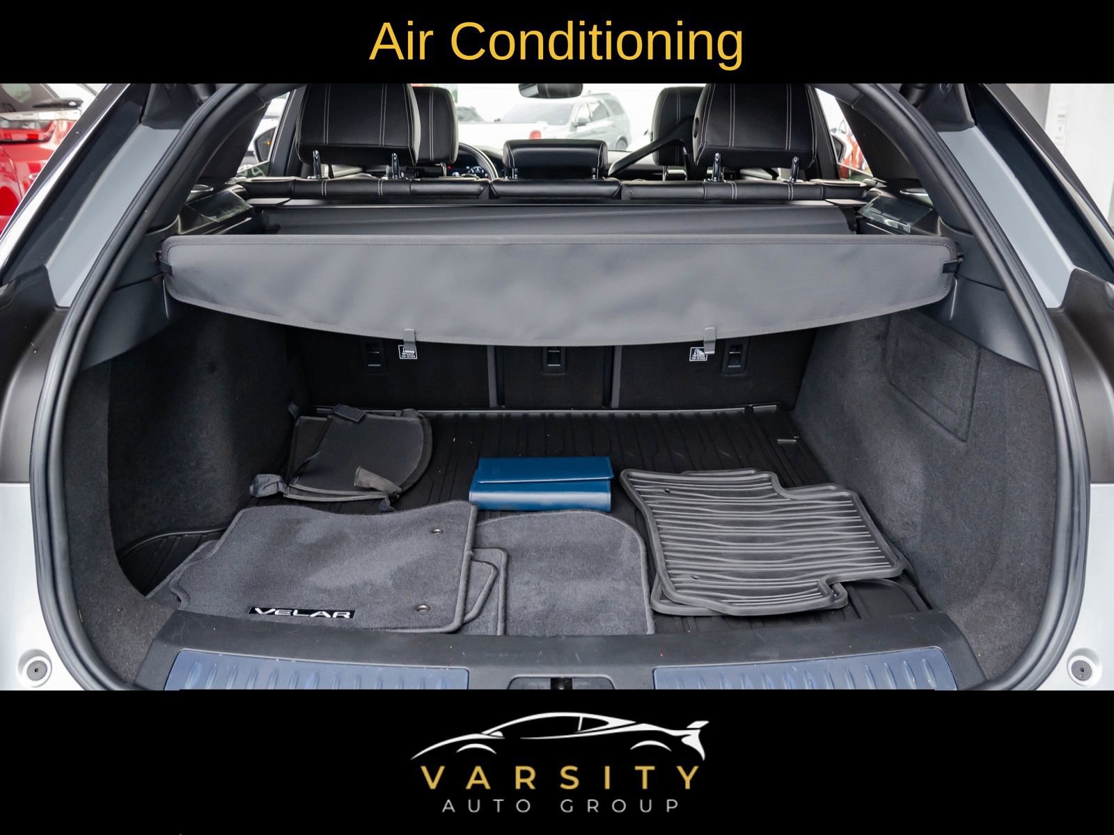 Used 2019 Land Rover Range Rover Velar R-Dynamic SE image 13