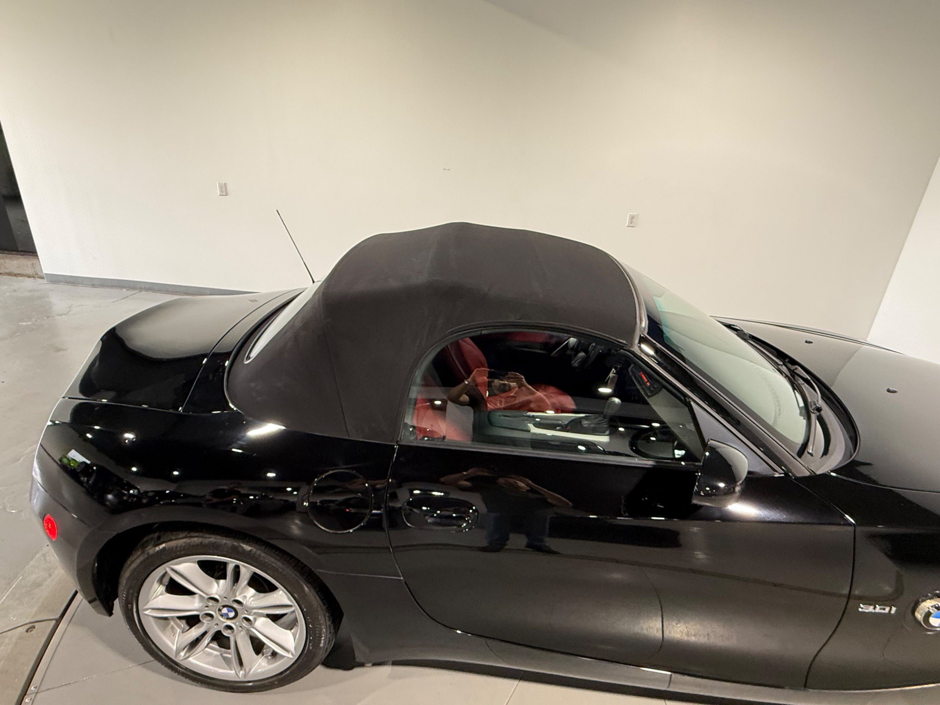 Used 2005 BMW Z4 3.0i RWD image 6