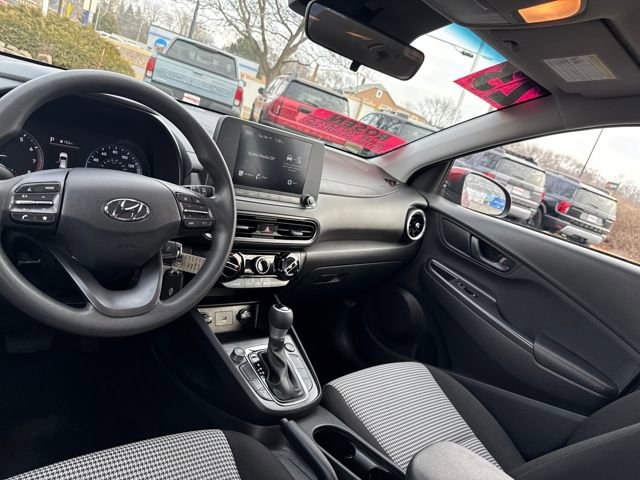 Used 2023 Hyundai Kona SE image 23