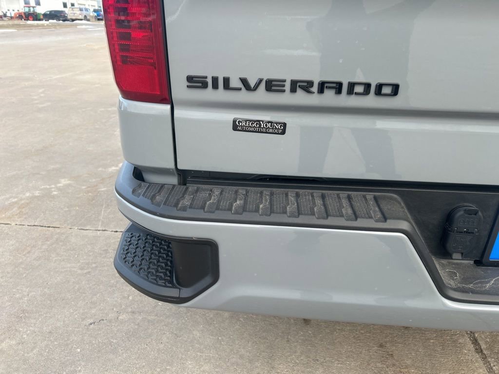 Used 2024 Chevrolet Silverado 1500 Custom w/ Turbomax Blackout Package image 22