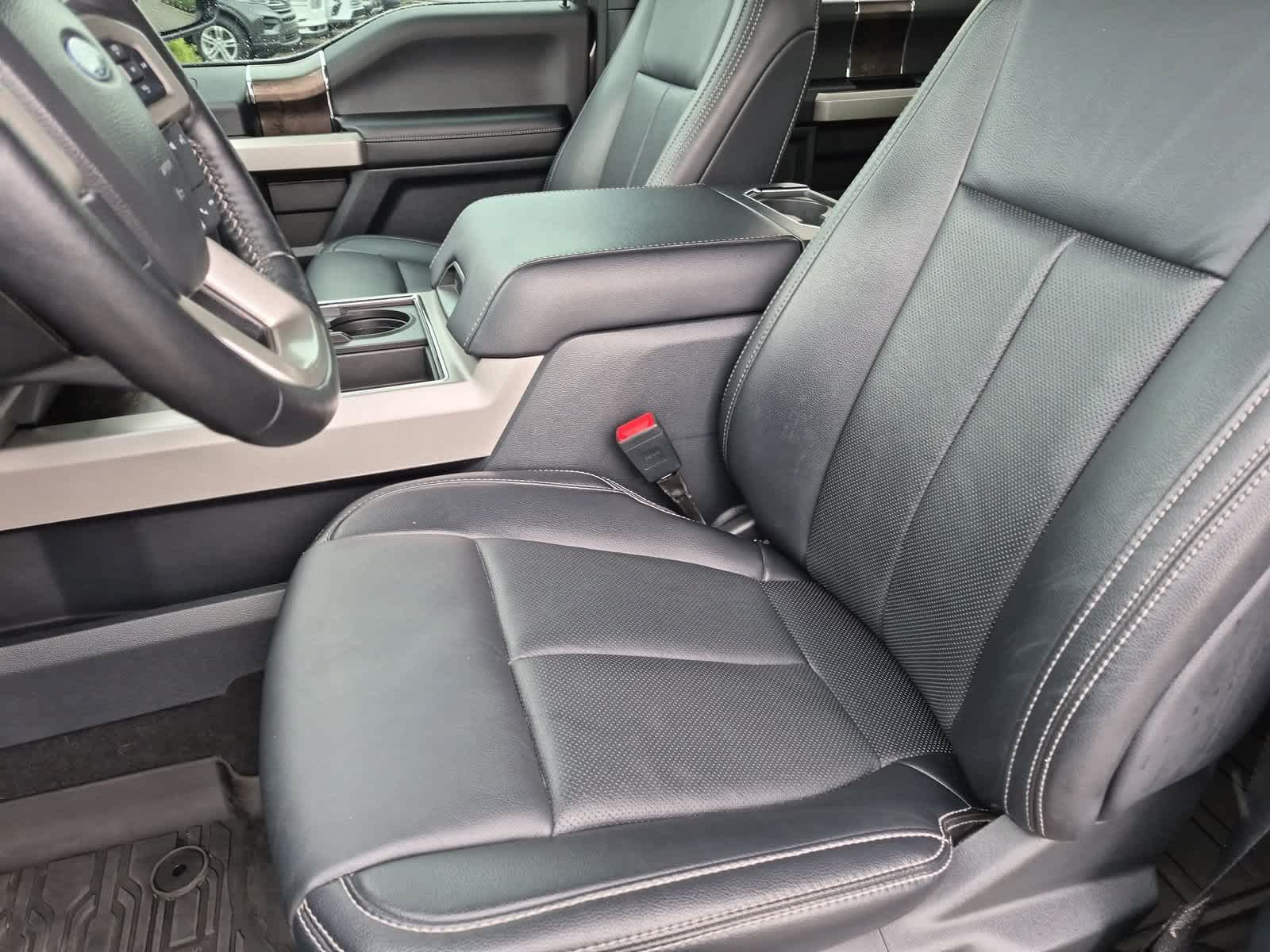Used 2022 Ford F250 Lariat w/ Black Appearance Package AWD/4WD image 16