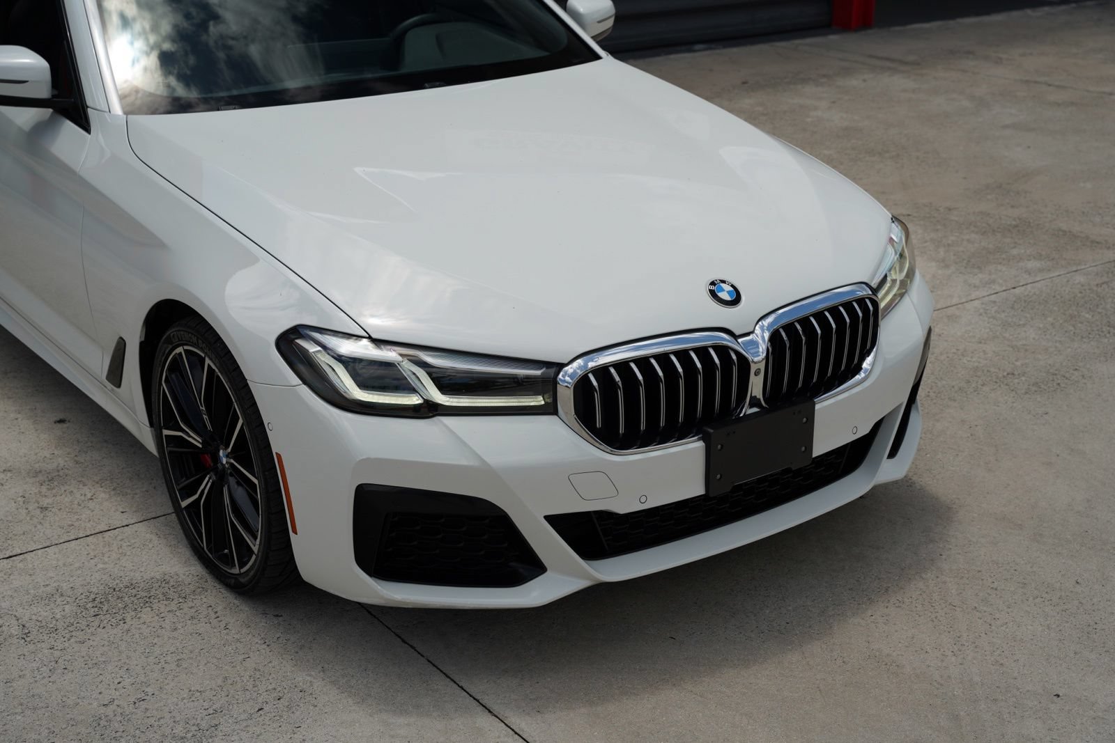 Used 2021 BMW 540i w/ M Sport Package RWD image 6