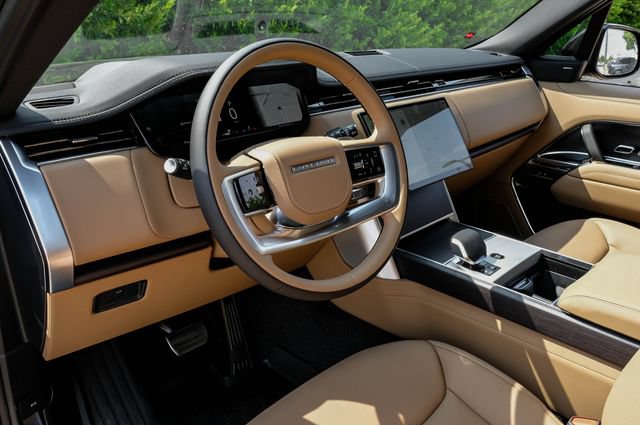 New 2026 Land Rover Range Rover SE AWD/4WD image 3