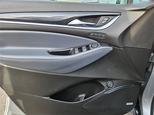 Used 2024 Buick Enclave Premium image 18