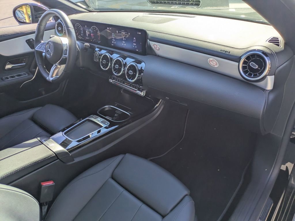 Used 2025 Mercedes-Benz CLA 250 4MATIC image 30