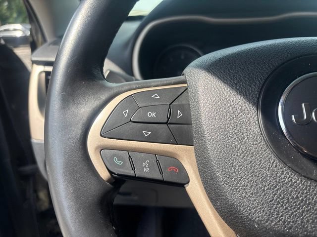 Used 2016 Jeep Cherokee 75th Anniversary AWD/4WD image 30