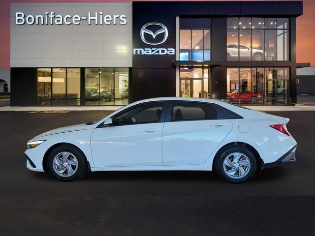 Used 2024 Hyundai Elantra SE image 4