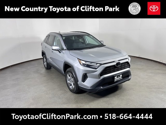 Used 2022 Toyota RAV4 XLE image 1