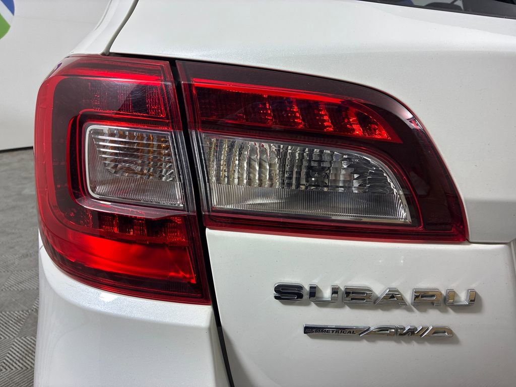Used 2017 Subaru Outback 2.5i Premium image 8