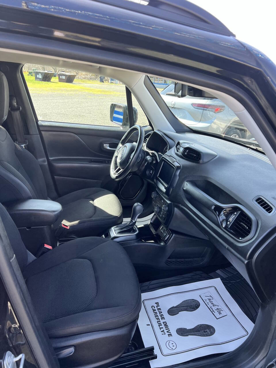 Used 2018 Jeep Renegade Altitude FWD image 13