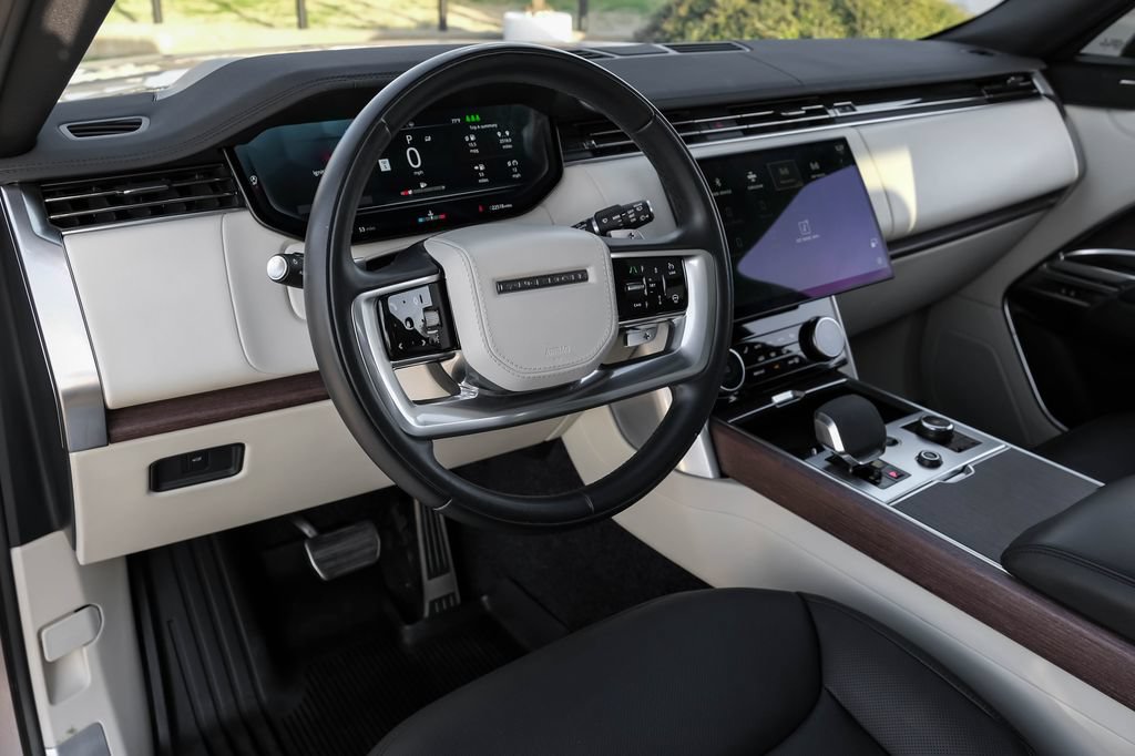Used 2023 Land Rover Range Rover SE AWD/4WD image 12