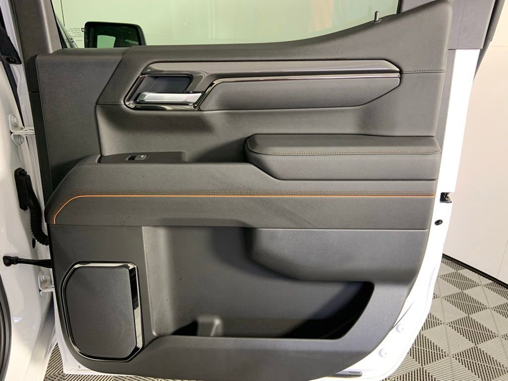 Used 2025 GMC Sierra 1500 AT4 w/ Technology Package image 28