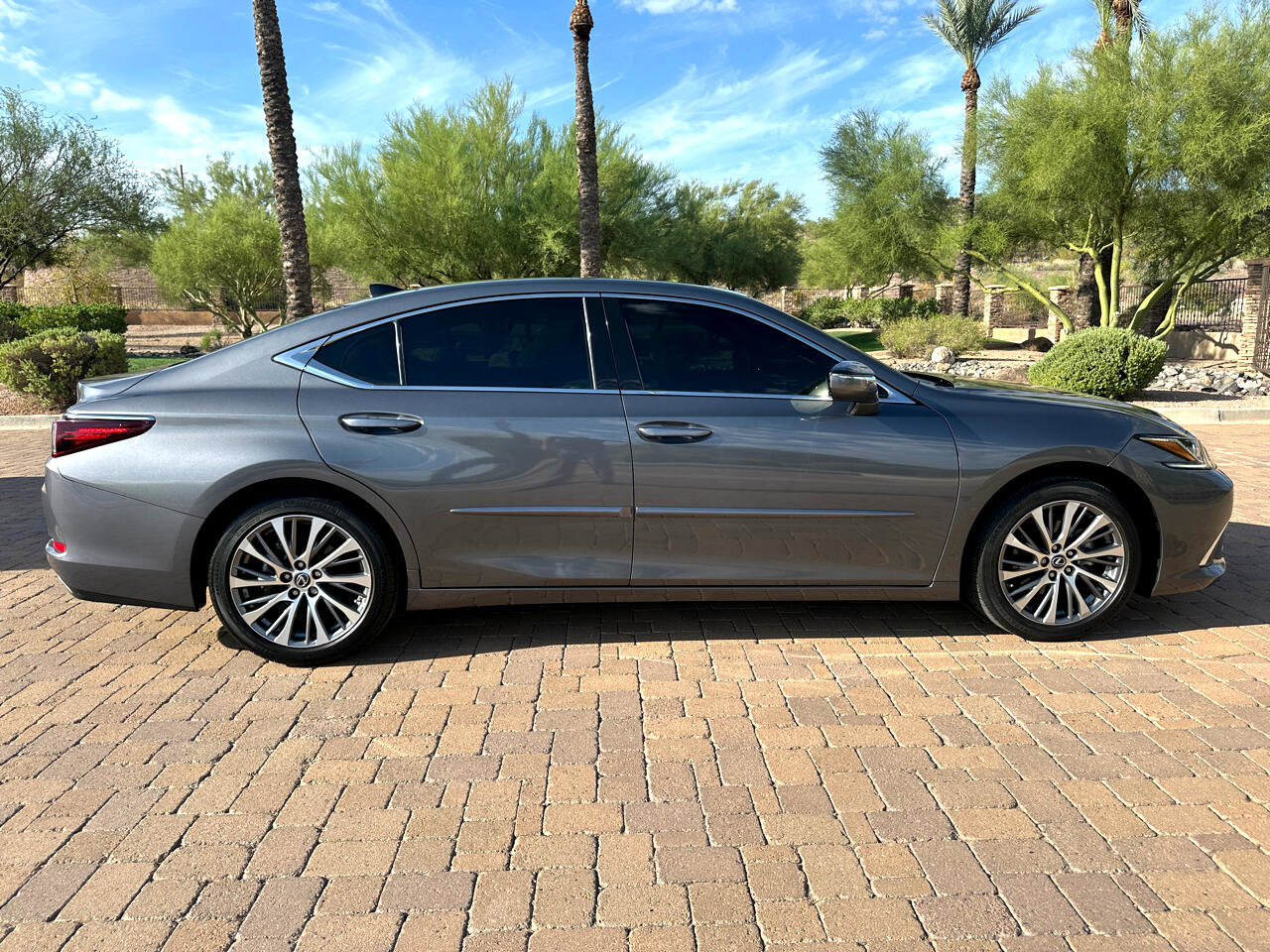 Used 2020 Lexus ES 350 w/ Luxury Package image 9