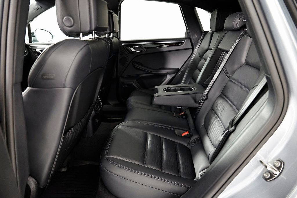 Certified 2025 Porsche Macan image 29