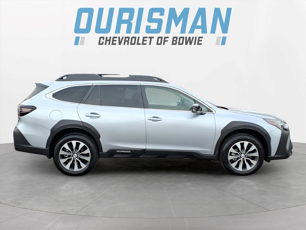 Used 2025 Subaru Outback Limited w/ Popular Package #2 AWD/4WD image 2