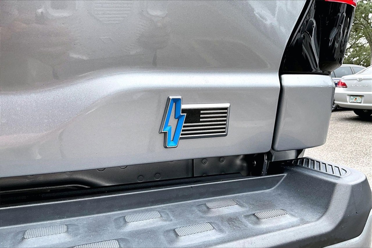 Used 2023 Ford F150 Lightning Lariat w/ Equipment Group 511A High image 21