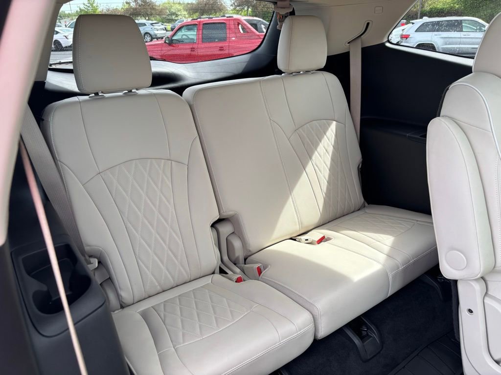 Used 2023 Buick Enclave Avenir w/ Trailering Package, 5000 lbs. FWD image 25