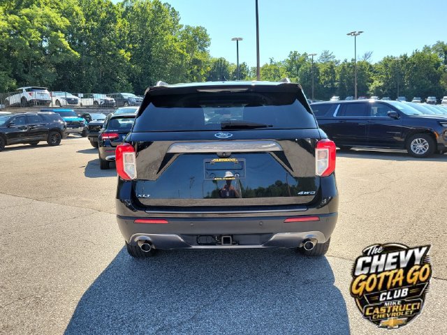 Used 2022 Ford Explorer XLT w/ Equipment Group 202A AWD/4WD image 4