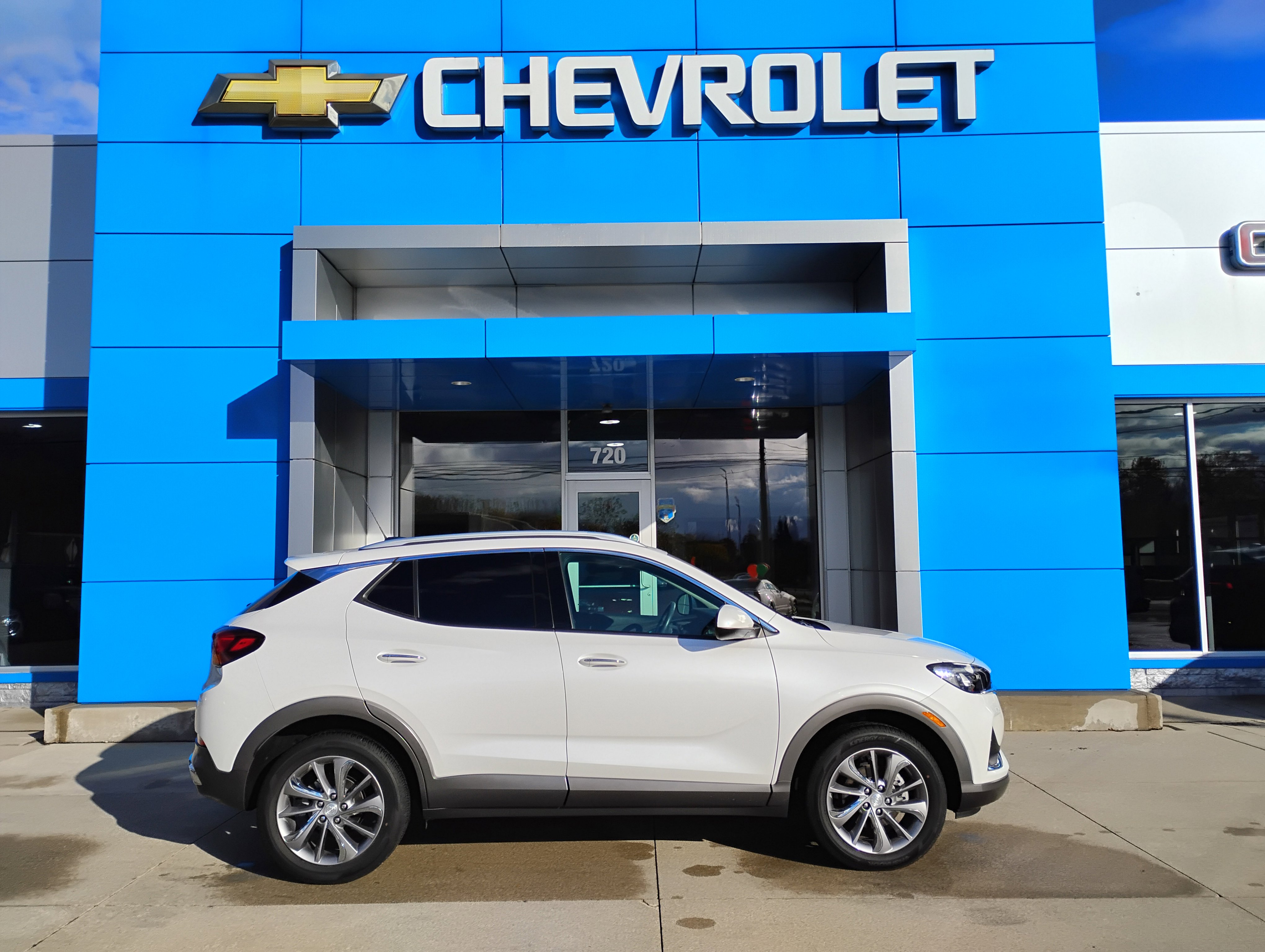 Used 2022 Buick Encore GX Essence w/ Experience Buick Package image 31