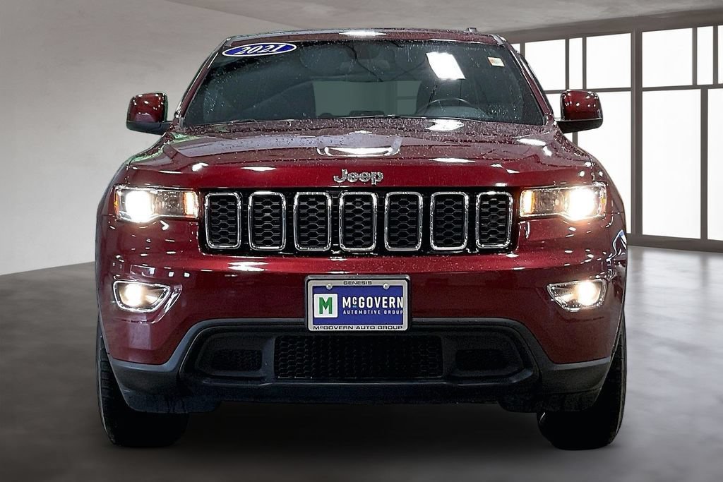 Used 2021 Jeep Grand Cherokee Laredo w/ Security & Convenience Group AWD/4WD image 2