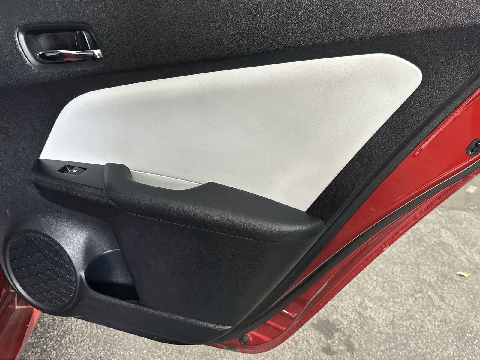 Used 2018 Toyota Prius Prime Advanced w/ Carpet Mat Package image 35