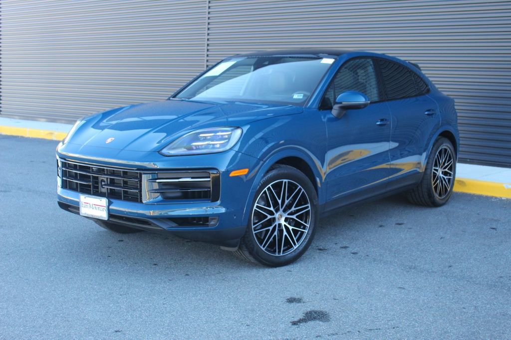 Certified 2025 Porsche Cayenne Coupe AWD/4WD image 1