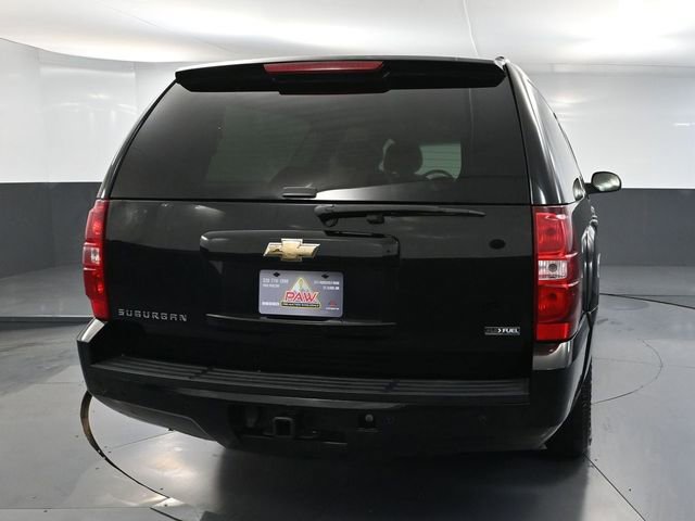 Used 2008 Chevrolet Suburban LT w/ LT Preferred Equipment Group image 6
