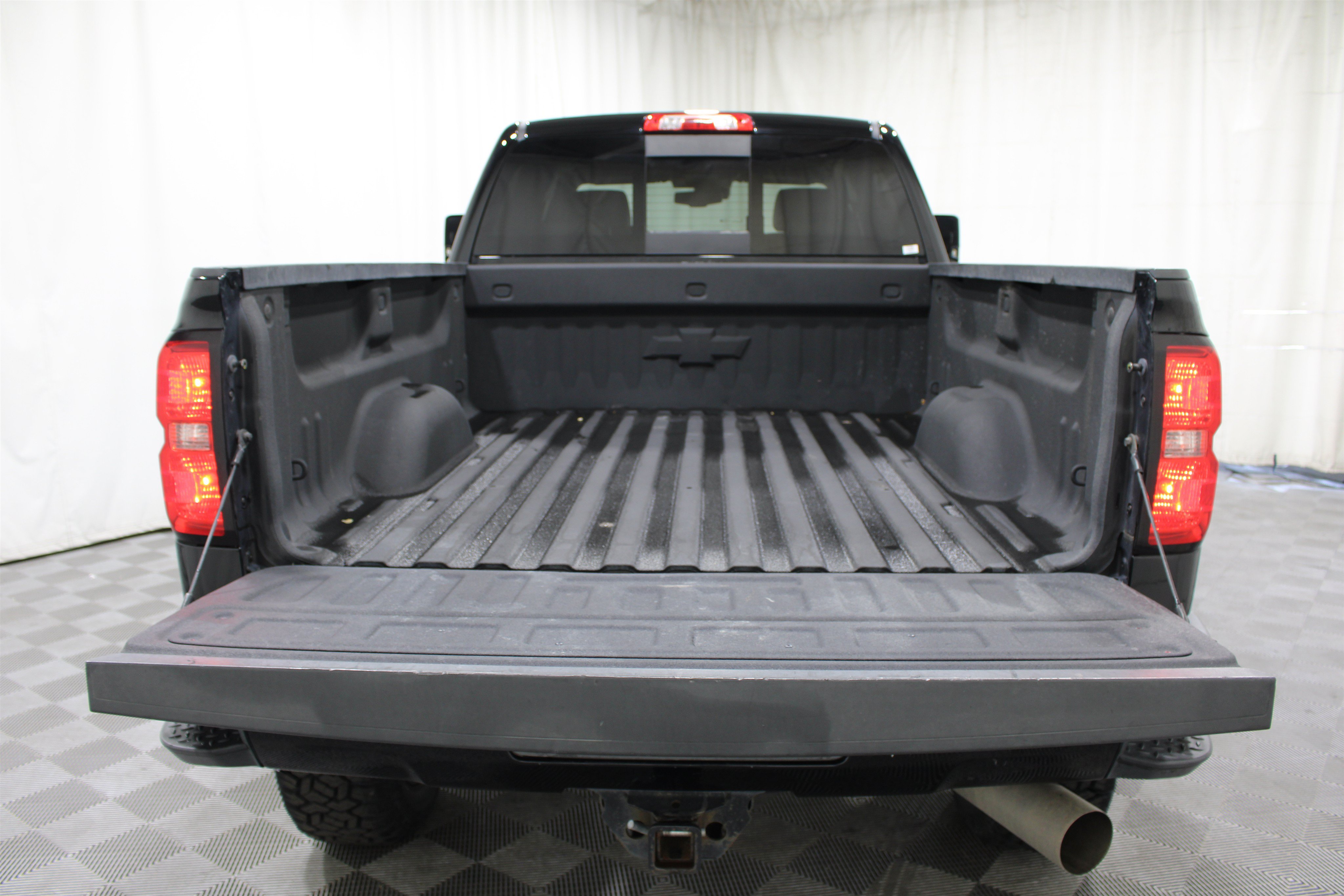 Used 2017 Chevrolet Silverado 2500 LTZ w/ Duramax Plus Package AWD/4WD image 22