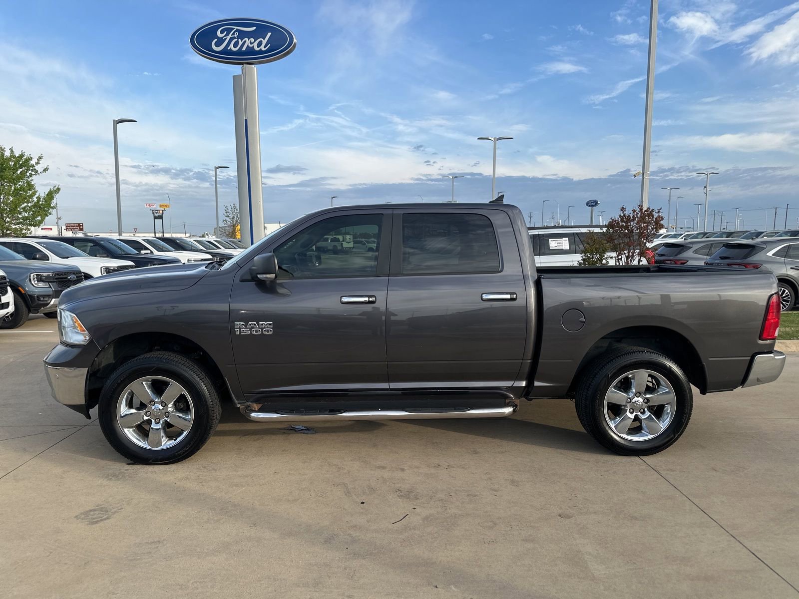 Used 2017 RAM 1500 Big Horn image 2