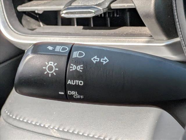 Used 2023 Toyota Highlander L image 9