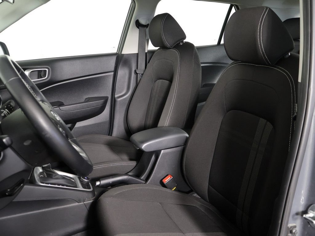 Certified 2024 Hyundai Venue SEL FWD image 26