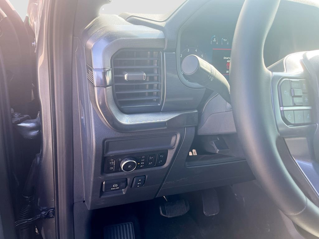 Used 2025 Ford F150 Lariat w/ Equipment Group 501A Mid image 10