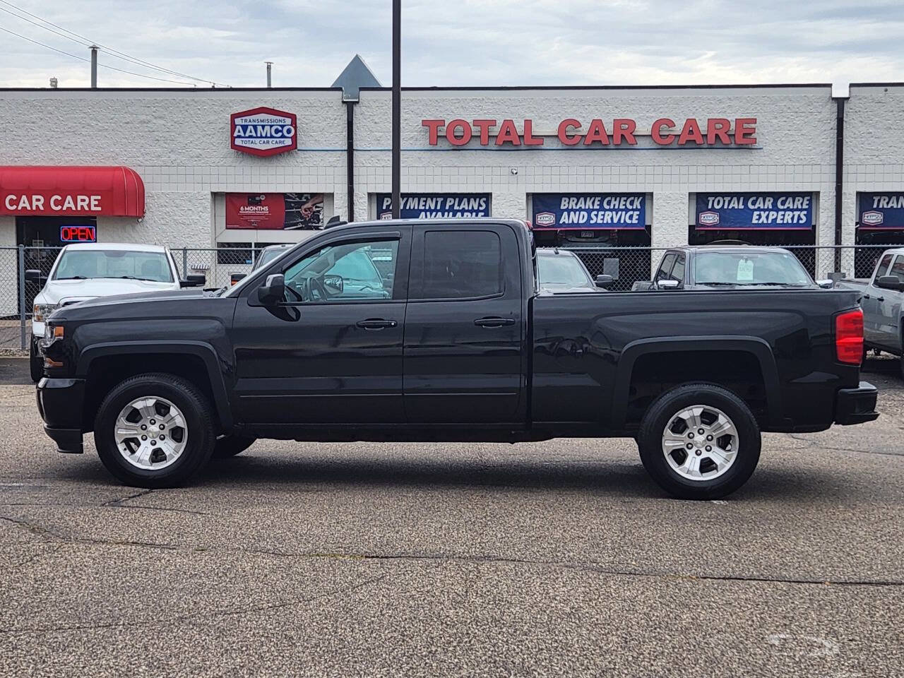 Used 2016 Chevrolet Silverado 1500 LT w/ All Star Edition image 3