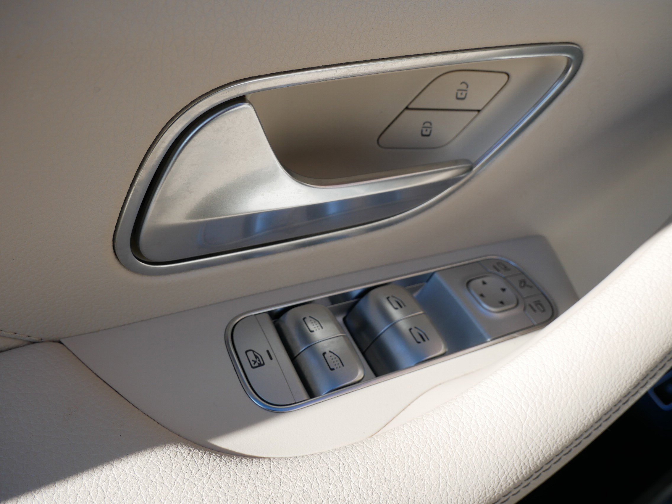 Used 2021 Mercedes-Benz GLS 580 4MATIC image 9