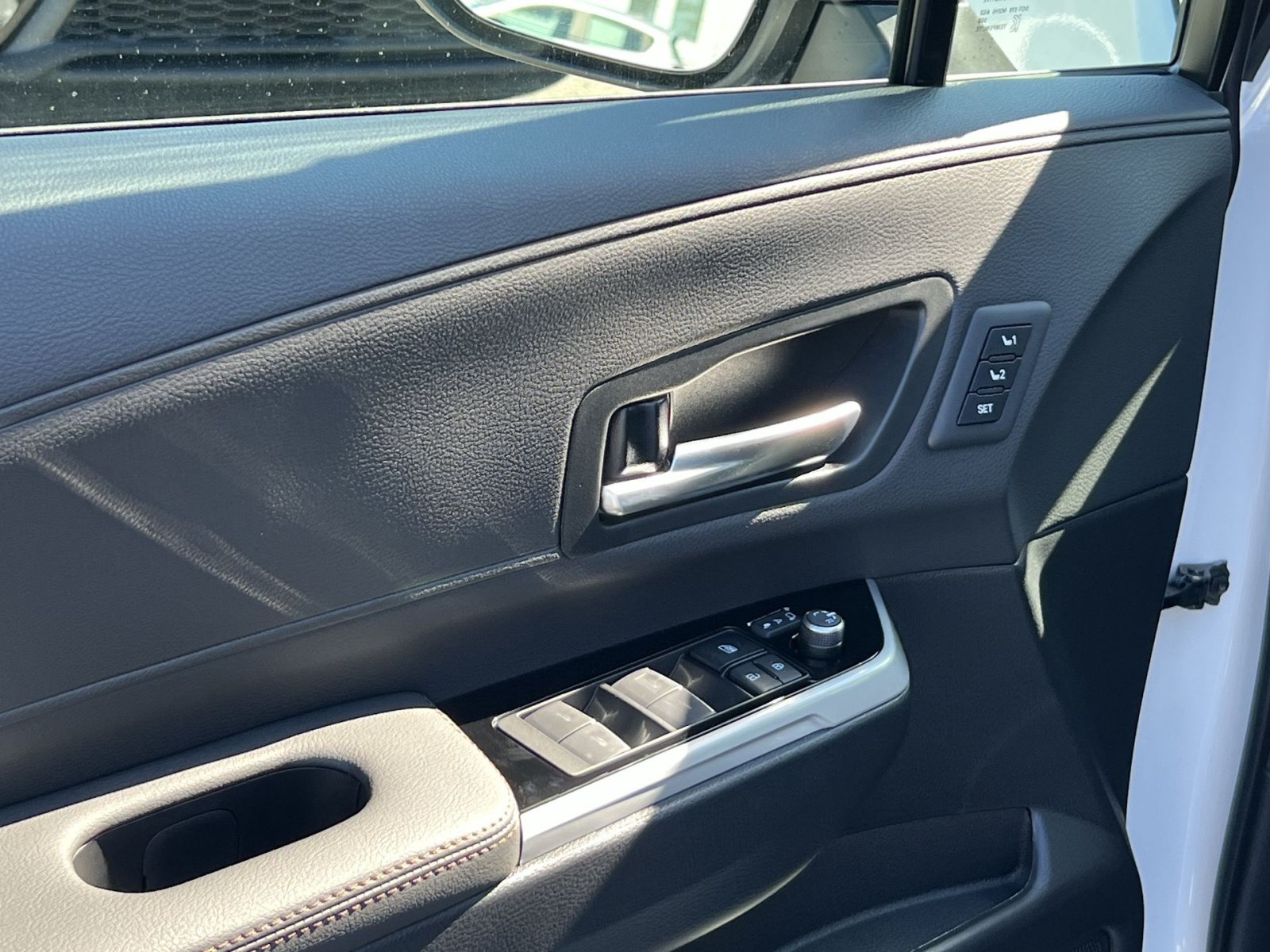 New 2026 Toyota Sienna Platinum AWD/4WD image 10