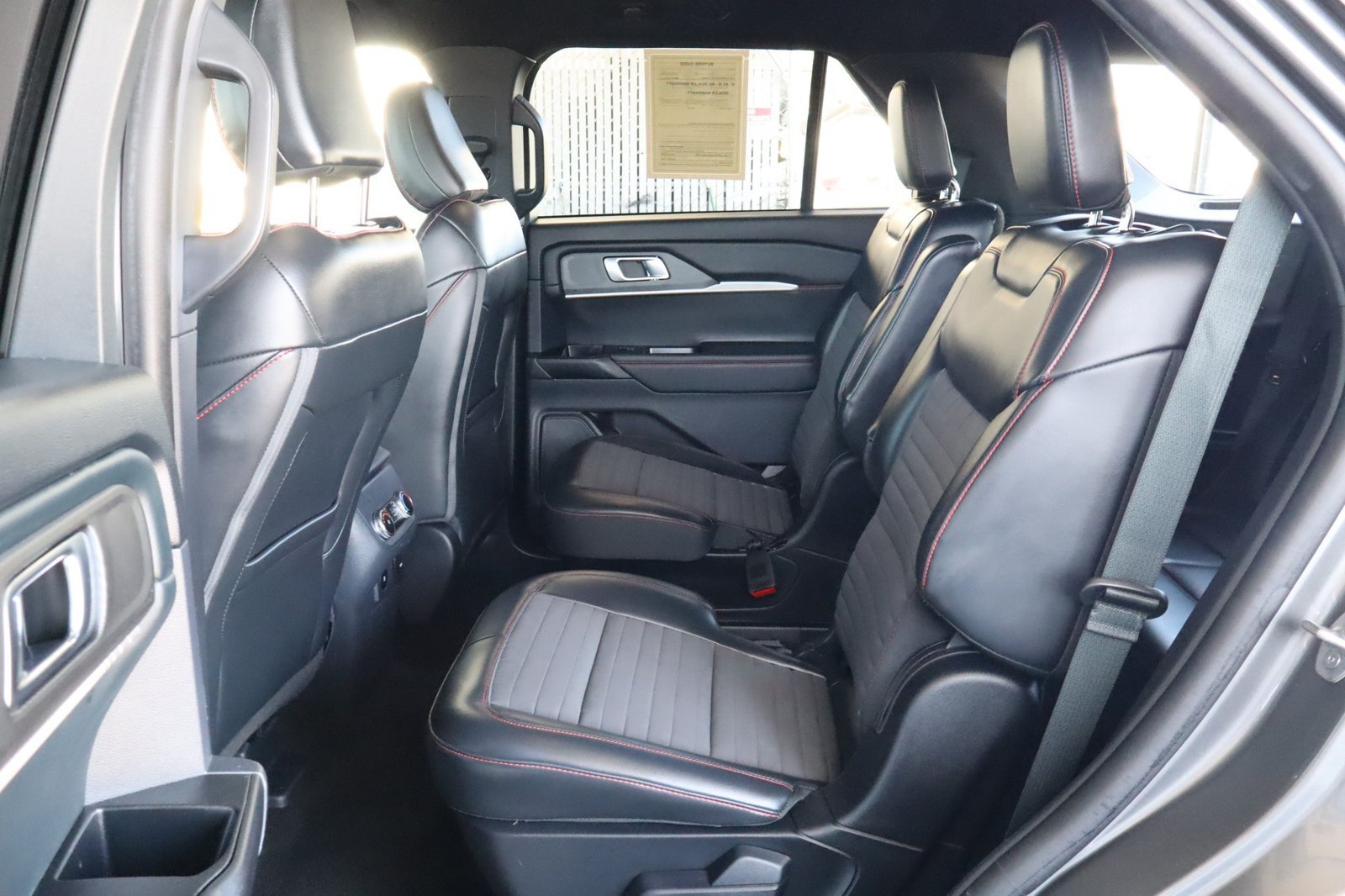 Used 2025 Ford Explorer ST-Line AWD/4WD image 36