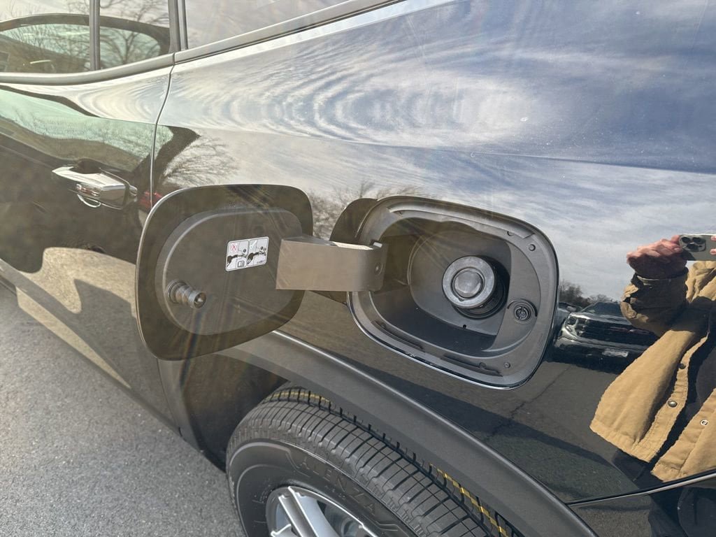 New 2025 GMC Acadia Elevation AWD/4WD image 40