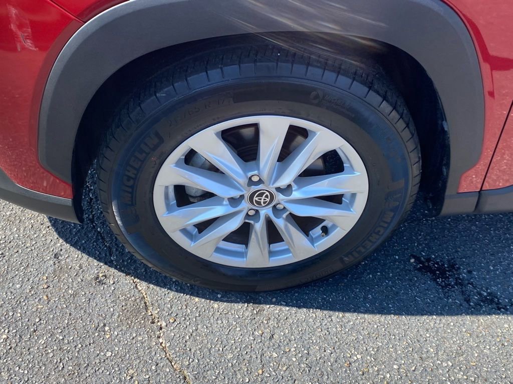 Used 2022 Toyota Corolla Cross LE image 20