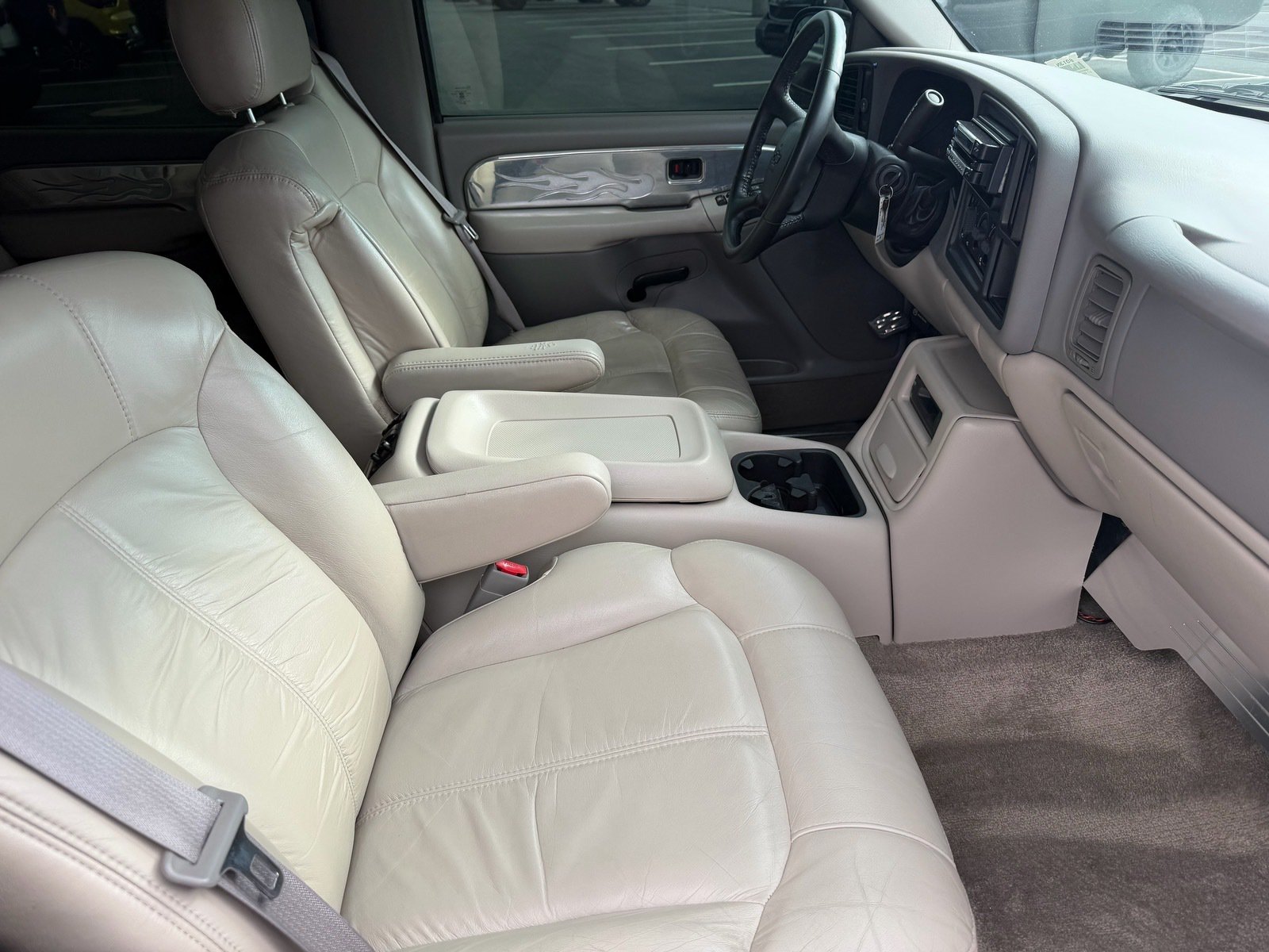 Used 2002 Chevrolet Suburban 2500 LS RWD image 17