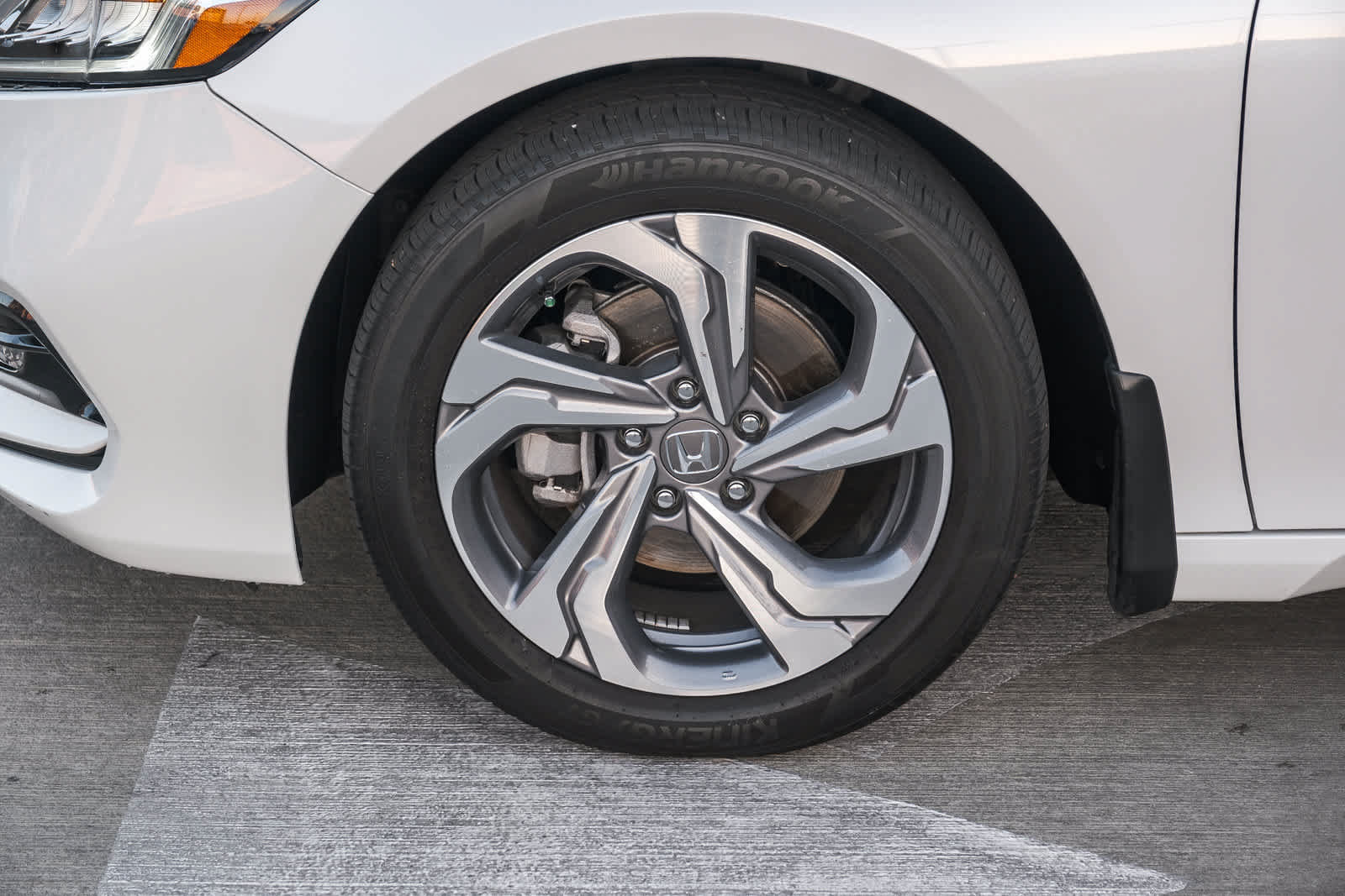 Used 2020 Honda Accord EX-L image 10