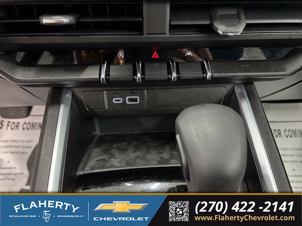 Used 2025 Chevrolet Colorado Trail Boss AWD/4WD image 28