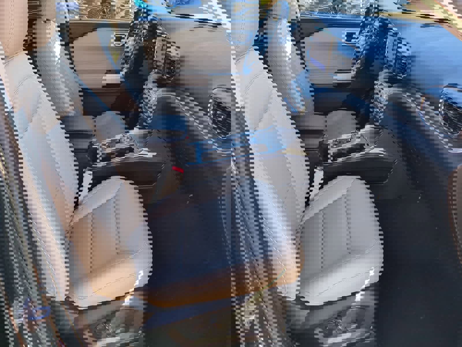 Used 2022 Ford Explorer XLT w/ Equipment Group 202A image 23