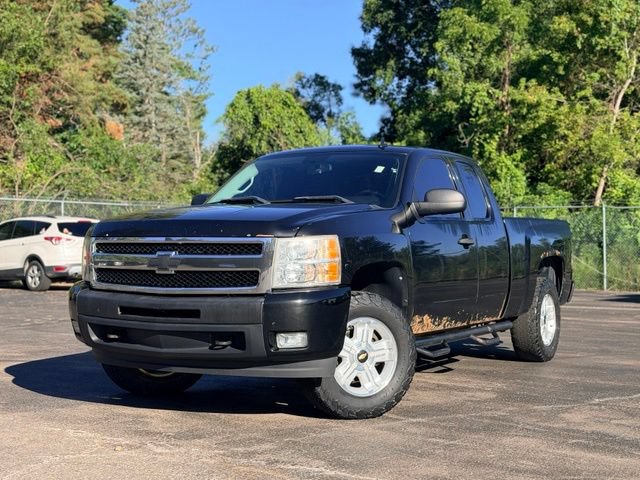 Used 2011 Chevrolet Silverado 1500 LT w/ All-Star Edition AWD/4WD image 2