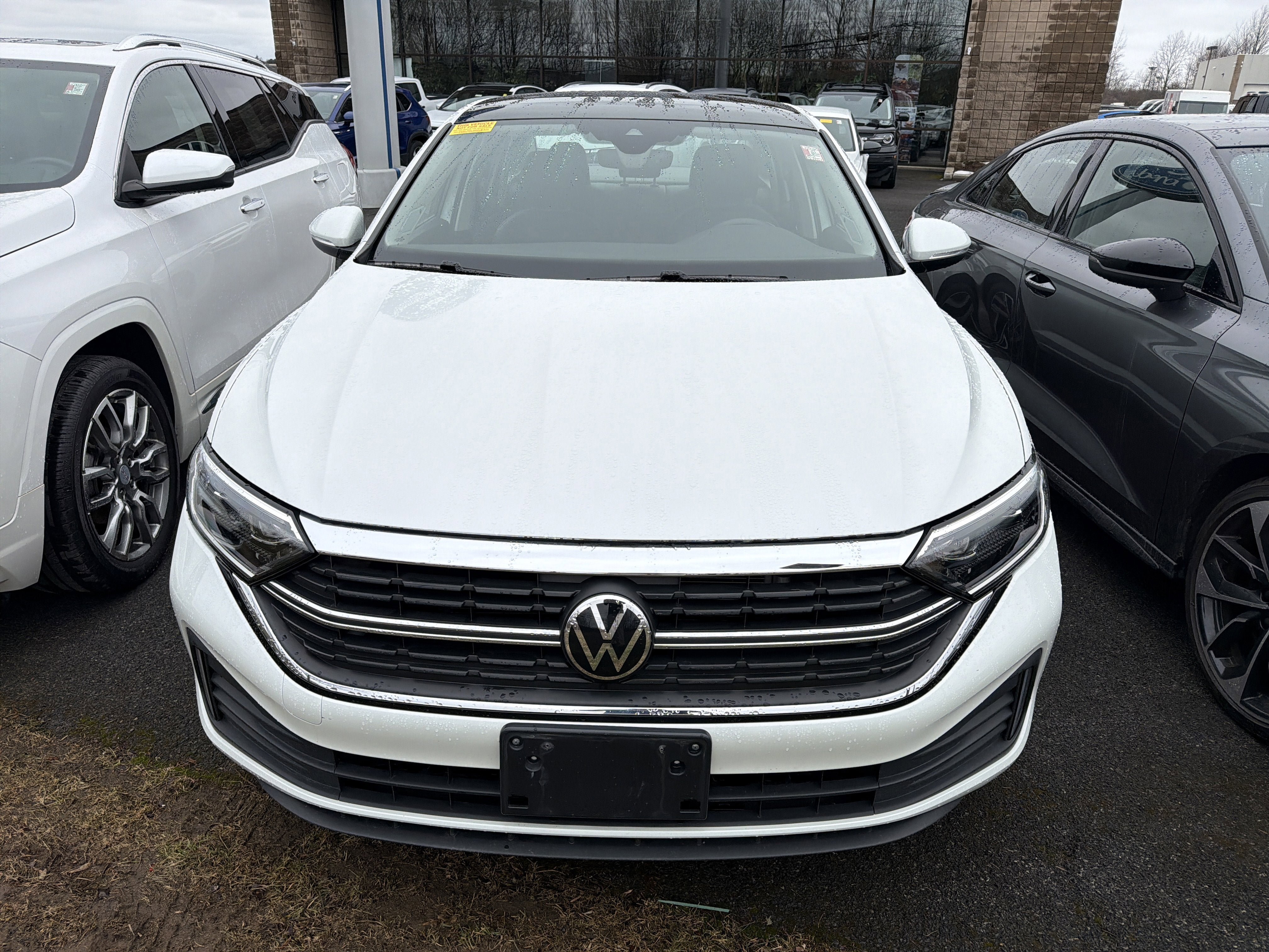 Used 2023 Volkswagen Jetta SEL FWD image 3